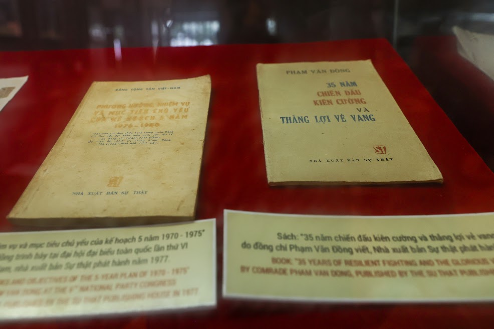 Chùm ảnh: Thủ tướng Phạm Minh Chính dâng hương tưởng niệm cố Thủ tướng Phạm Văn Đồng - Ảnh 6. Chùm ảnh: Thủ tướng Phạm Minh Chính dâng hương tưởng niệm cố Thủ tướng Phạm Văn Đồng - Ảnh 6.