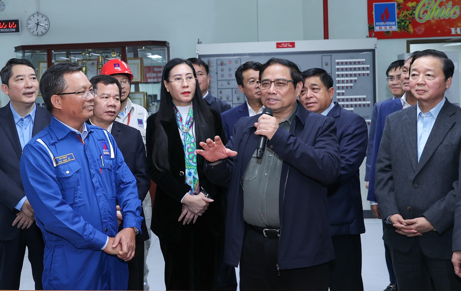 Thủ tướng: Khẩn trương mở rộng, nâng cấp Nhà máy Lọc dầu Dung Quất - Ảnh 2. Thủ tướng: Khẩn trương mở rộng, nâng cấp Nhà máy Lọc dầu Dung Quất - Ảnh 2.