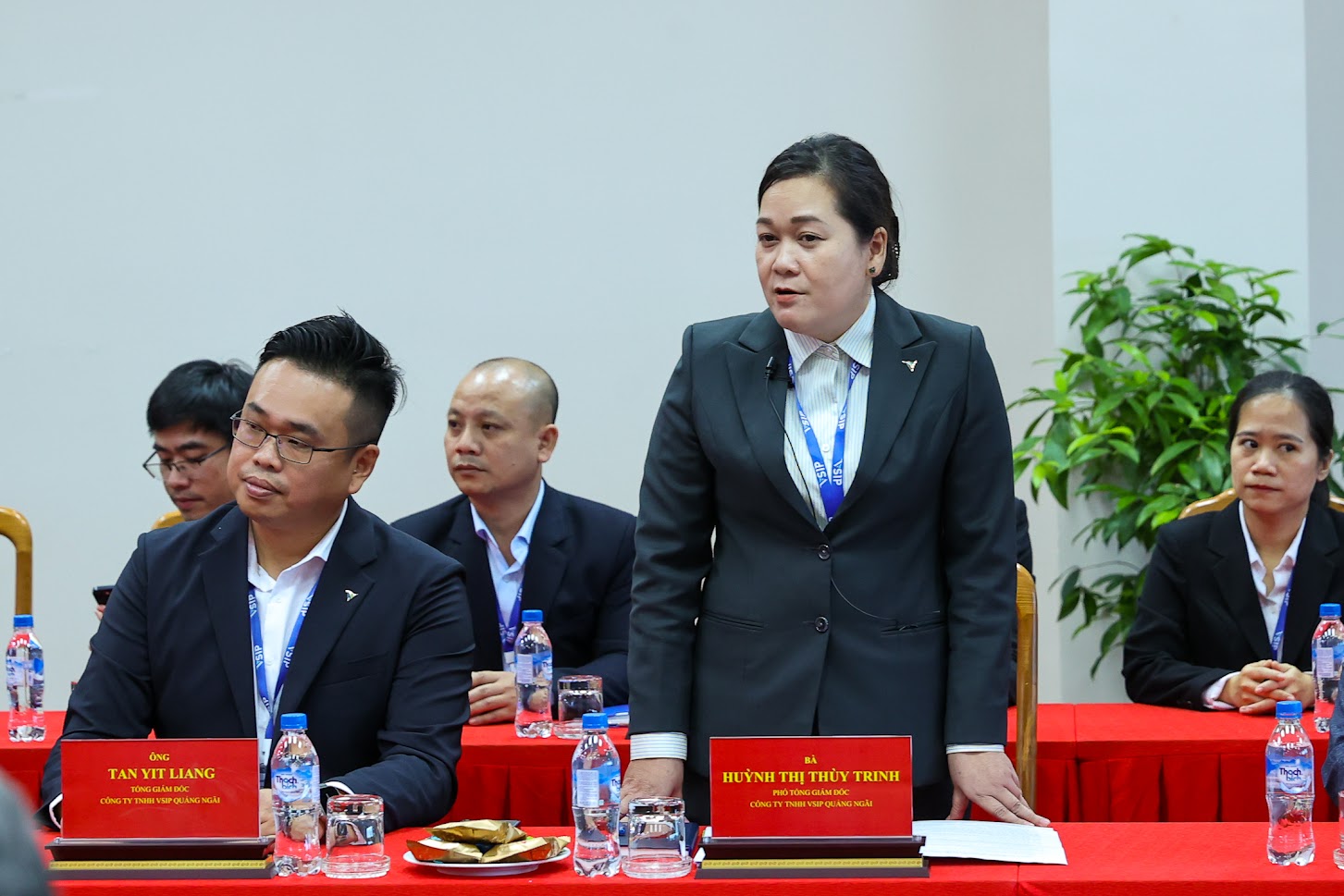 Thủ tướng: Khẩn trương mở rộng, nâng cấp Nhà máy Lọc dầu Dung Quất - Ảnh 6. Thủ tướng: Khẩn trương mở rộng, nâng cấp Nhà máy Lọc dầu Dung Quất - Ảnh 6.