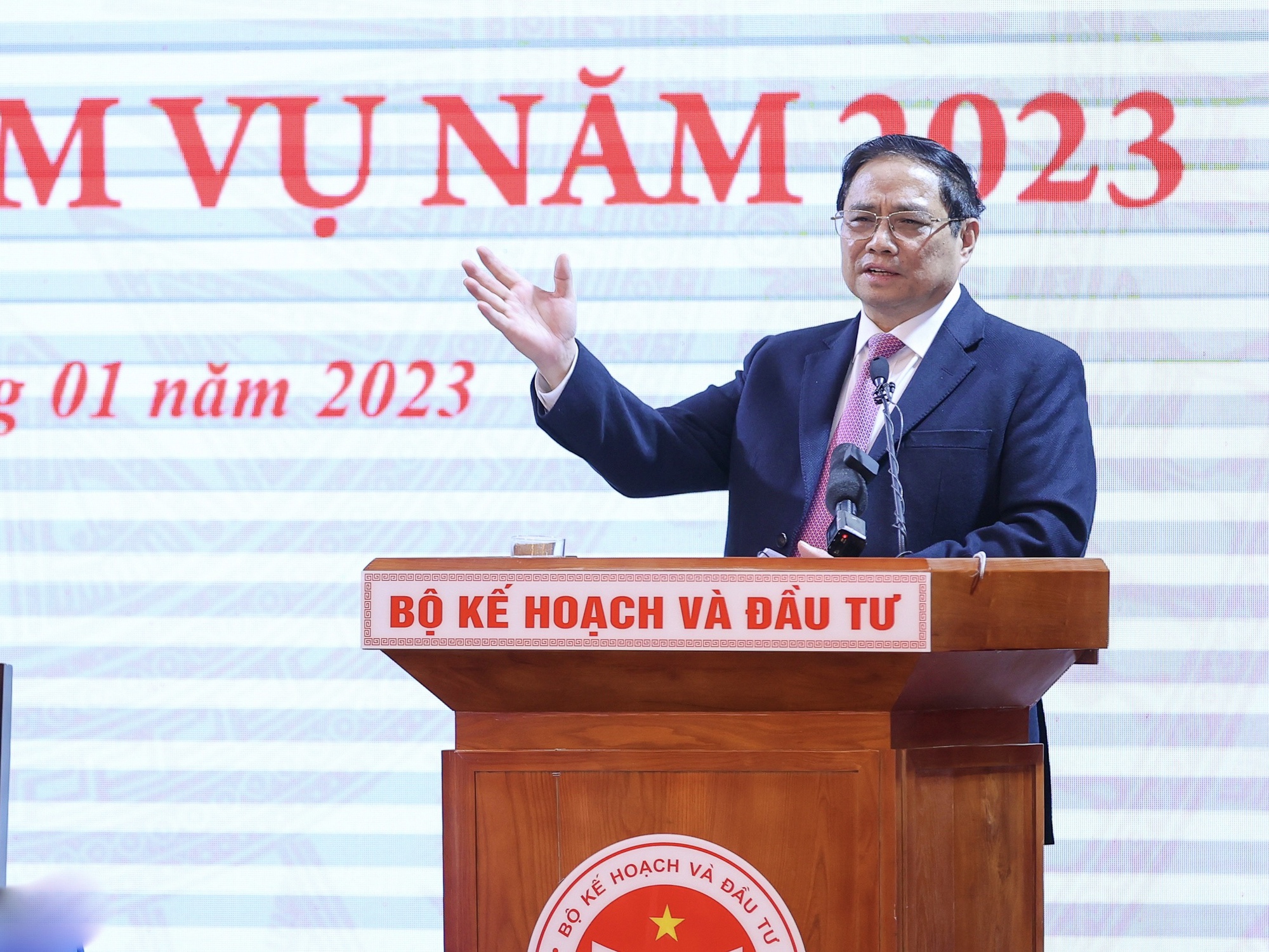 Thủ tướng: Qua các cuộc khủng hoảng, càng thấy rõ yêu cầu xây dựng nền kinh tế độc lập, tự chủ - Ảnh 6. Thủ tướng: Qua các cuộc khủng hoảng, càng thấy rõ yêu cầu xây dựng nền kinh tế độc lập, tự chủ - Ảnh 6.