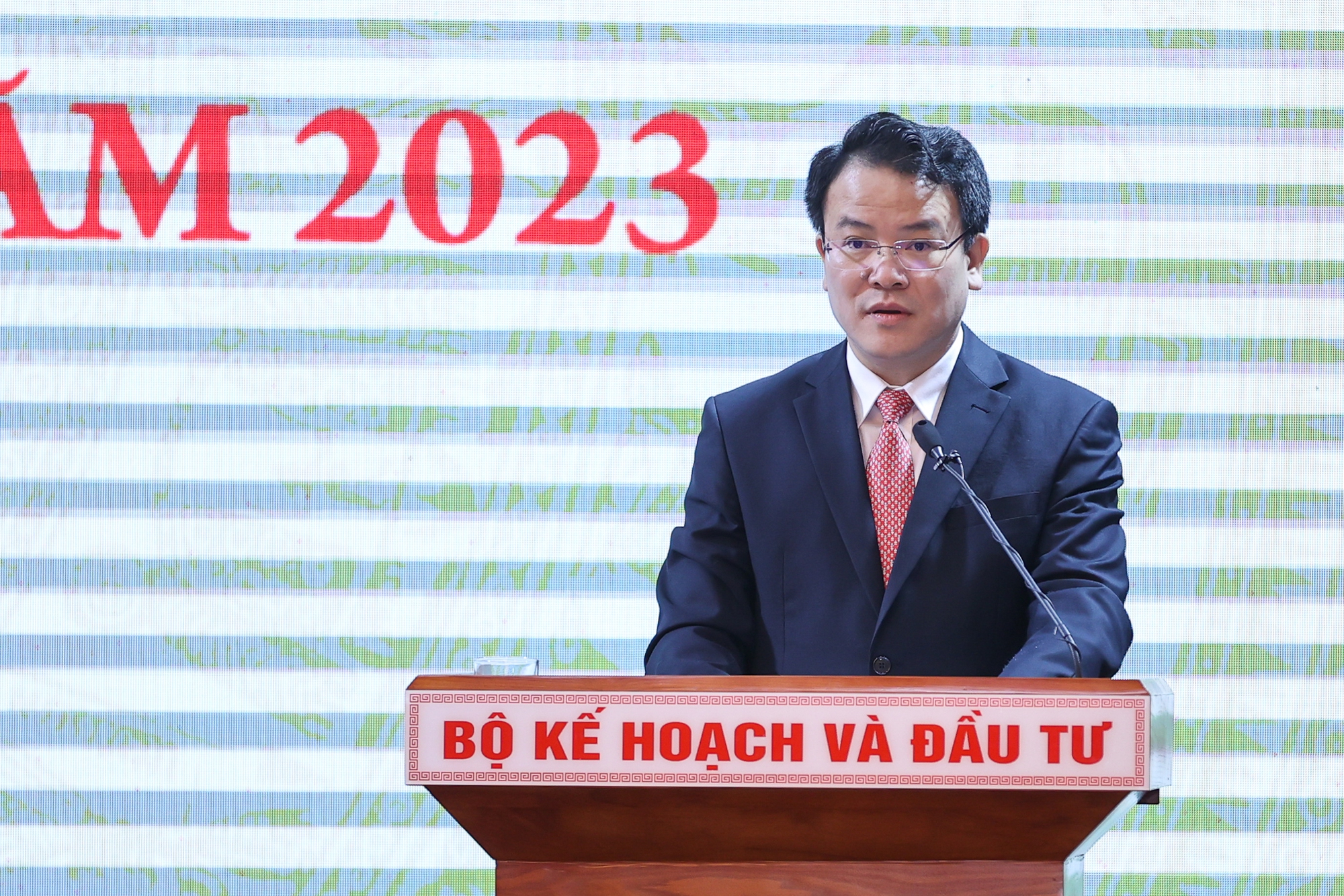 Thủ tướng: Qua các cuộc khủng hoảng, càng thấy rõ yêu cầu xây dựng nền kinh tế độc lập, tự chủ - Ảnh 3. Thủ tướng: Qua các cuộc khủng hoảng, càng thấy rõ yêu cầu xây dựng nền kinh tế độc lập, tự chủ - Ảnh 3.
