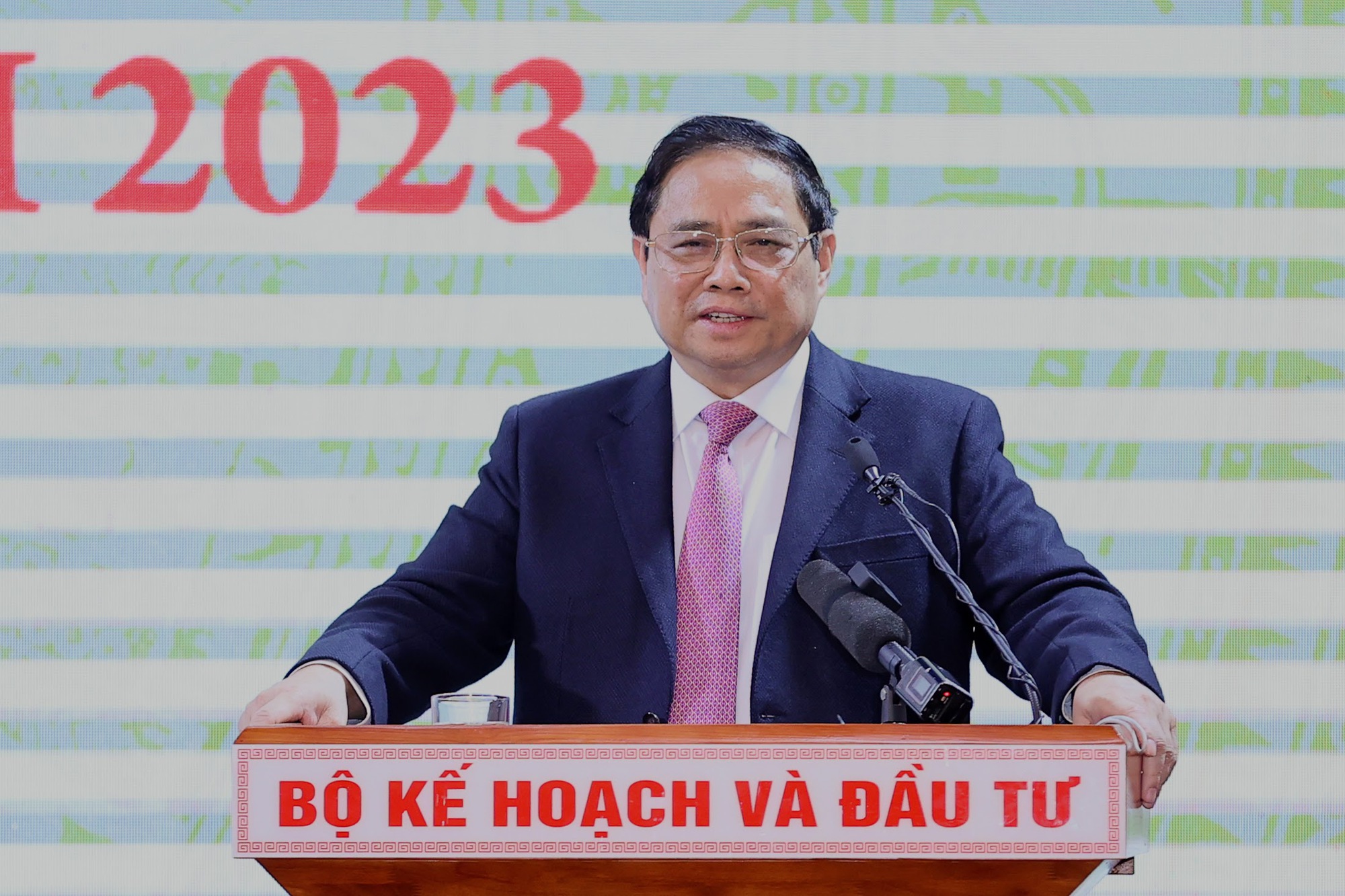 Thủ tướng: Qua các cuộc khủng hoảng, càng thấy rõ yêu cầu xây dựng nền kinh tế độc lập, tự chủ - Ảnh 1. Thủ tướng: Qua các cuộc khủng hoảng, càng thấy rõ yêu cầu xây dựng nền kinh tế độc lập, tự chủ - Ảnh 1.