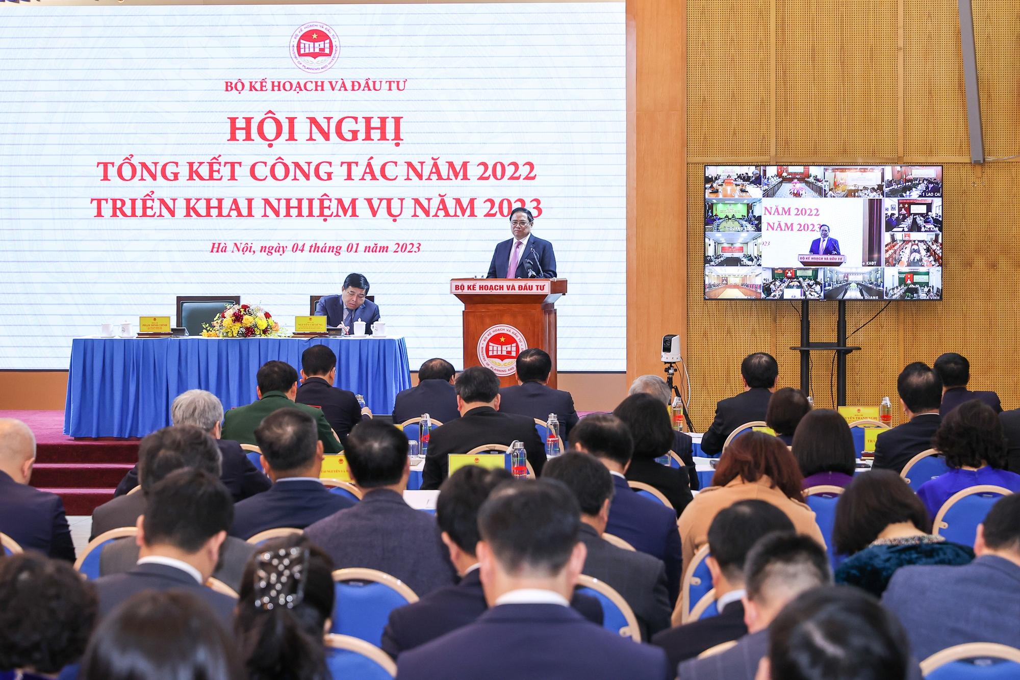 Thủ tướng: Qua các cuộc khủng hoảng, càng thấy rõ yêu cầu xây dựng nền kinh tế độc lập, tự chủ - Ảnh 8. Thủ tướng: Qua các cuộc khủng hoảng, càng thấy rõ yêu cầu xây dựng nền kinh tế độc lập, tự chủ - Ảnh 8.