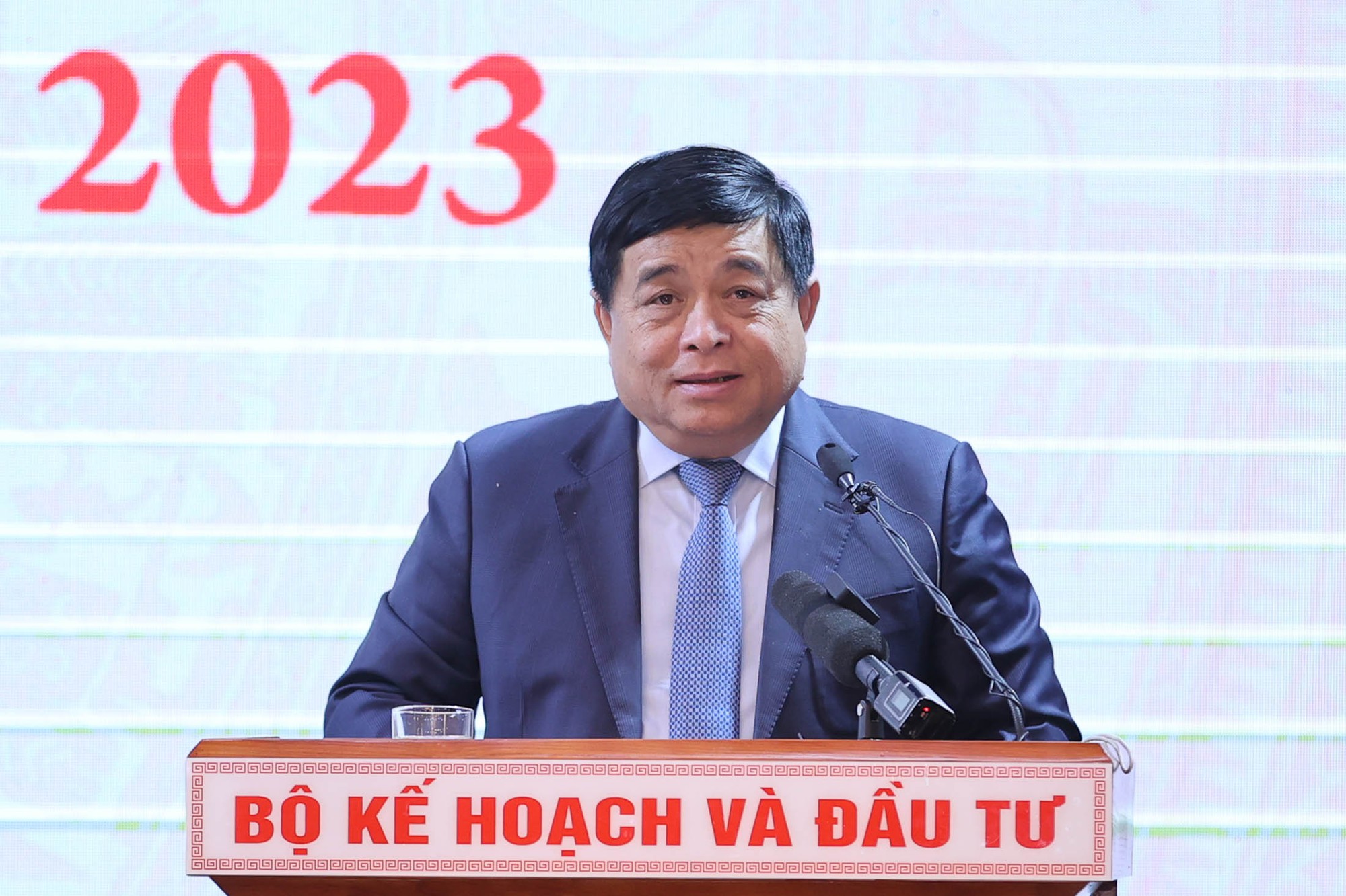 Thủ tướng: Qua các cuộc khủng hoảng, càng thấy rõ yêu cầu xây dựng nền kinh tế độc lập, tự chủ - Ảnh 4. Thủ tướng: Qua các cuộc khủng hoảng, càng thấy rõ yêu cầu xây dựng nền kinh tế độc lập, tự chủ - Ảnh 4.