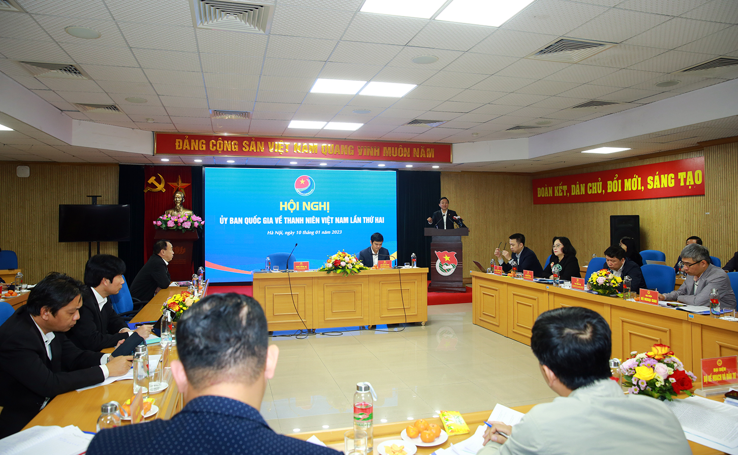 Phó Thủ tướng Trần Hồng Hà: 'Không đi theo xu thế, chúng ta sẽ tụt lại!' - Ảnh 2. Phó Thủ tướng Trần Hồng Hà: 'Không đi theo xu thế, chúng ta sẽ tụt lại!' - Ảnh 2.