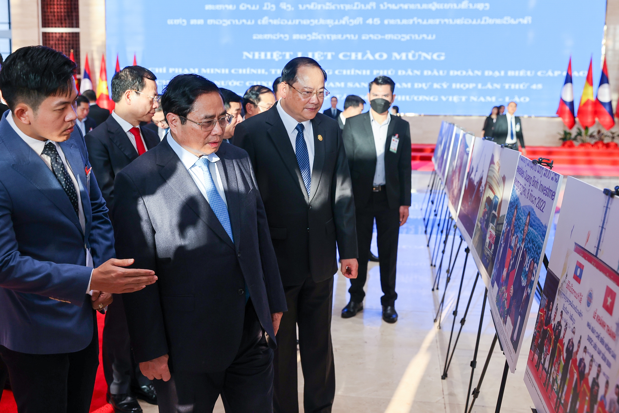 Việt Nam-Lào tăng cường kết nối, hỗ trợ nhau xây dựng nền kinh tế độc lập, tự chủ - Ảnh 4. Việt Nam-Lào tăng cường kết nối, hỗ trợ nhau xây dựng nền kinh tế độc lập, tự chủ - Ảnh 4.