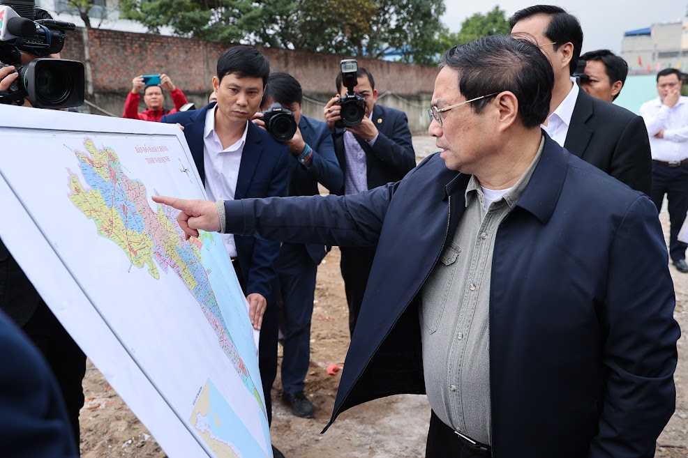 Thủ tướng khảo sát thực địa, thúc đẩy tuyến cao tốc ven biển 'quan trọng chiến lược' với Đồng bằng sông Hồng - Ảnh 4. Thủ tướng khảo sát thực địa, thúc đẩy tuyến cao tốc ven biển 'quan trọng chiến lược' với Đồng bằng sông Hồng - Ảnh 4.
