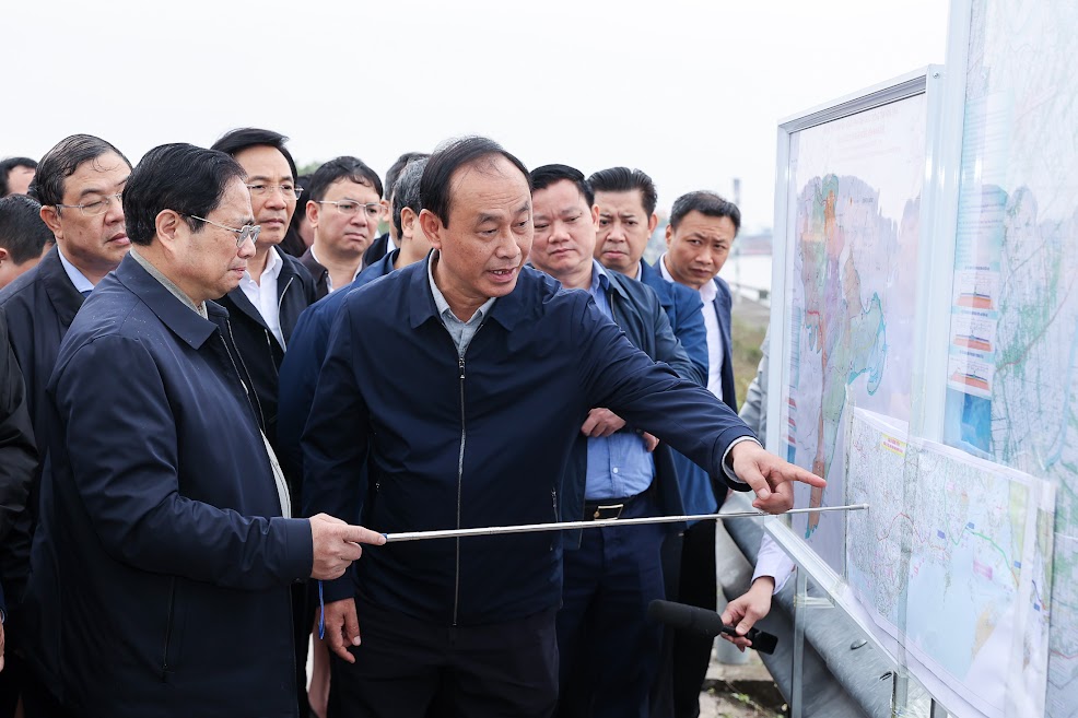 Thủ tướng khảo sát thực địa, thúc đẩy tuyến cao tốc ven biển 'quan trọng chiến lược' với Đồng bằng sông Hồng - Ảnh 1. Thủ tướng khảo sát thực địa, thúc đẩy tuyến cao tốc ven biển 'quan trọng chiến lược' với Đồng bằng sông Hồng - Ảnh 1.
