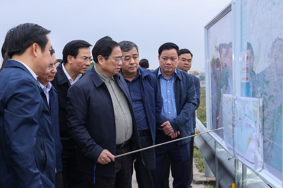 Thủ tướng khảo sát thực địa, thúc đẩy tuyến cao tốc ven biển 'quan trọng chiến lược' với Đồng bằng sông Hồng - Ảnh 2. Thủ tướng khảo sát thực địa, thúc đẩy tuyến cao tốc ven biển 'quan trọng chiến lược' với Đồng bằng sông Hồng - Ảnh 2.