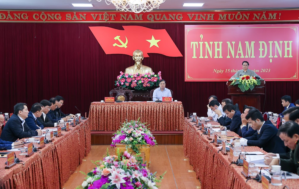 Thủ tướng: Nam Định cần dồn lực cho các tuyến cao tốc kết nối vùng - Ảnh 8. Thủ tướng: Nam Định cần dồn lực cho các tuyến cao tốc kết nối vùng - Ảnh 8.