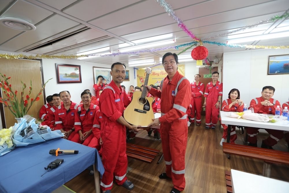 lanh-dao-pvep-cd-dkvn-chuc-tet-can-bo-nguoi-lao-dong-gian-dai-hung-01-20230117160107.jpeg