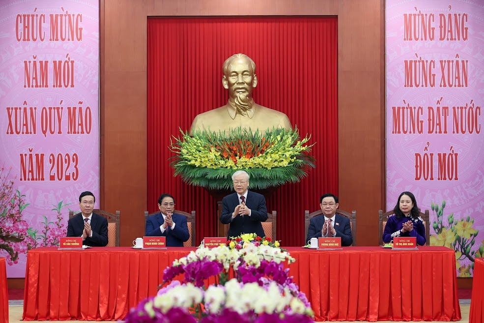 Tổng Bí thư Nguyễn Phú Trọng chúc Tết lãnh đạo, nguyên lãnh đạo Đảng, Nhà nước - Ảnh 2. Tổng Bí thư Nguyễn Phú Trọng chúc Tết lãnh đạo, nguyên lãnh đạo Đảng, Nhà nước - Ảnh 2.