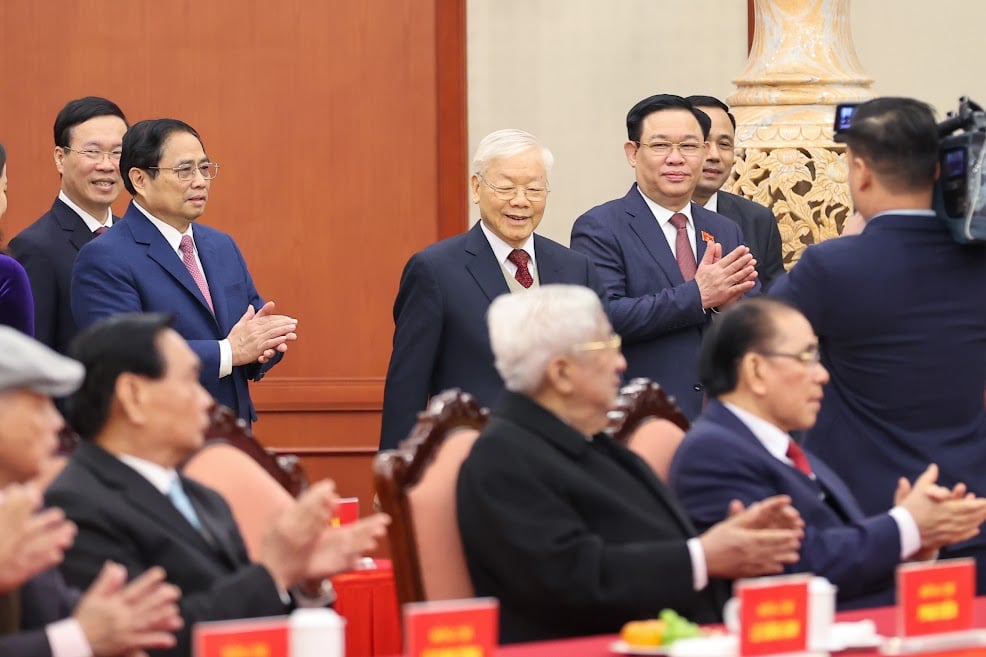 Tổng Bí thư Nguyễn Phú Trọng chúc Tết lãnh đạo, nguyên lãnh đạo Đảng, Nhà nước - Ảnh 1. Tổng Bí thư Nguyễn Phú Trọng chúc Tết lãnh đạo, nguyên lãnh đạo Đảng, Nhà nước - Ảnh 1.
