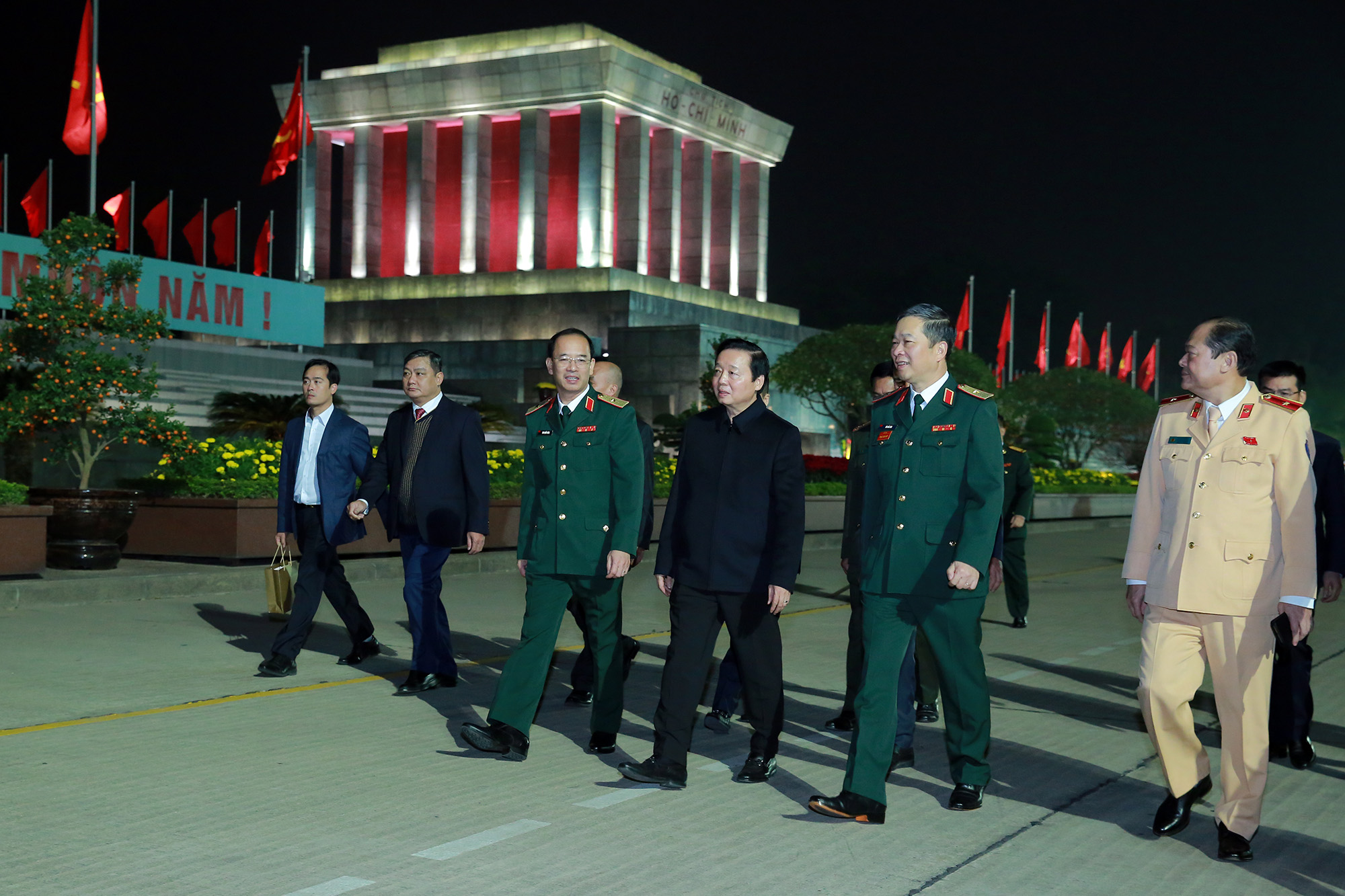 Phó Thủ tướng Trần Hồng Hà thăm, chúc Tết các lực lượng ứng trực đêm Giao thừa - Ảnh 9. Phó Thủ tướng Trần Hồng Hà thăm, chúc Tết các lực lượng ứng trực đêm Giao thừa - Ảnh 9.