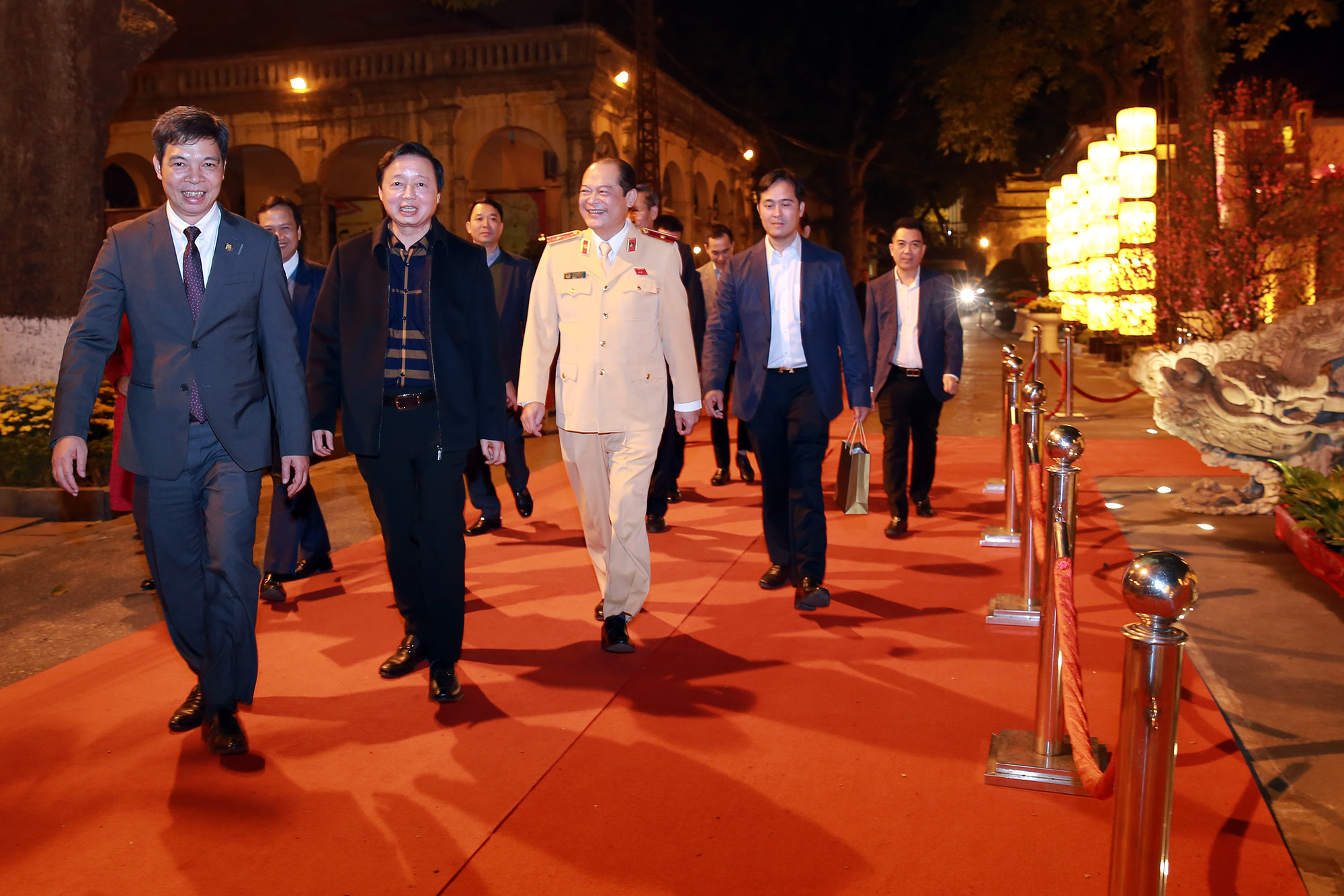 Phó Thủ tướng Trần Hồng Hà thăm, chúc Tết các lực lượng ứng trực đêm Giao thừa - Ảnh 7. Phó Thủ tướng Trần Hồng Hà thăm, chúc Tết các lực lượng ứng trực đêm Giao thừa - Ảnh 7.