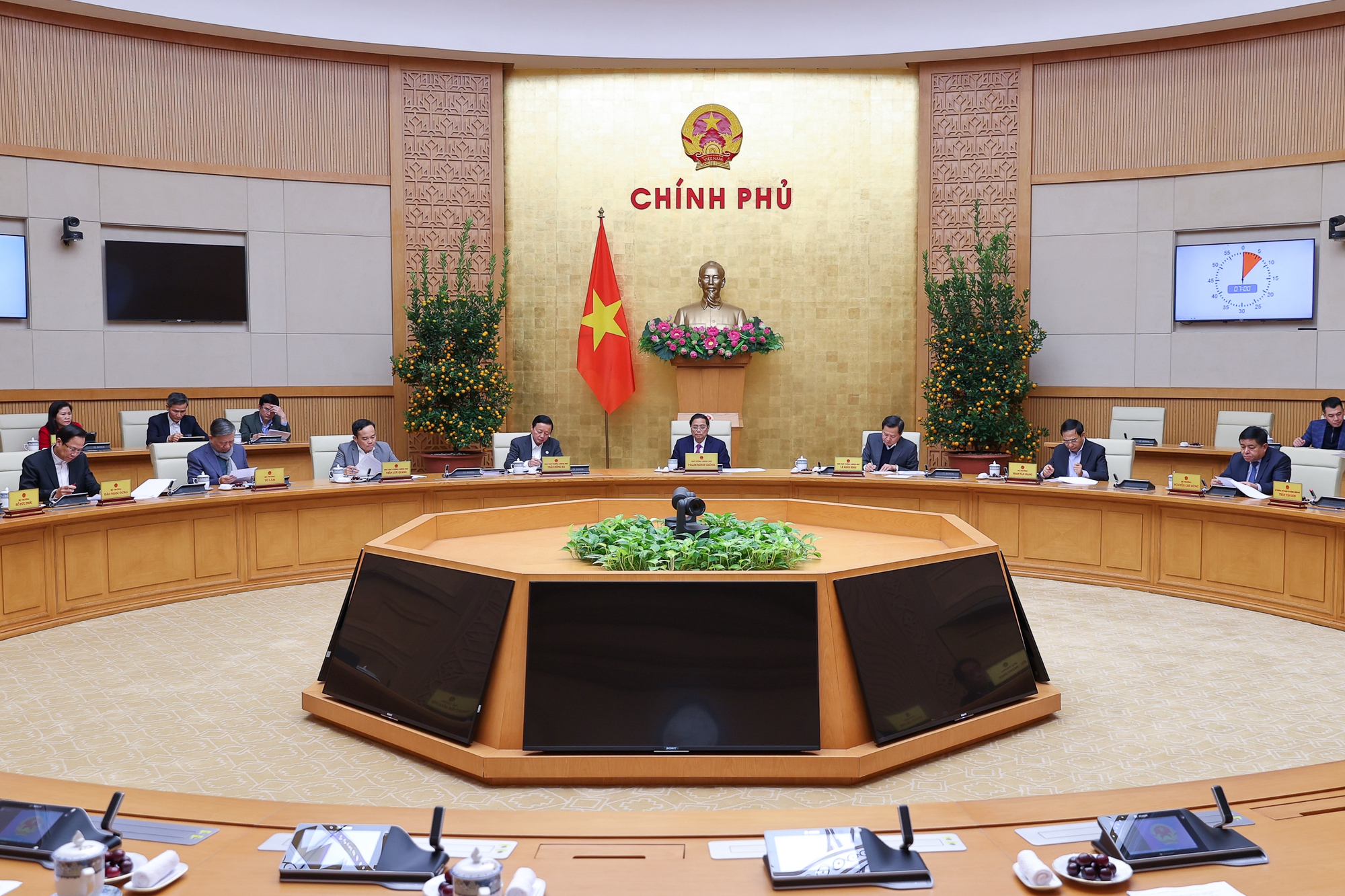 Tập trung triển khai ngay các nhiệm vụ trọng tâm sau Tết - Ảnh 2. Tập trung triển khai ngay các nhiệm vụ trọng tâm sau Tết - Ảnh 2.