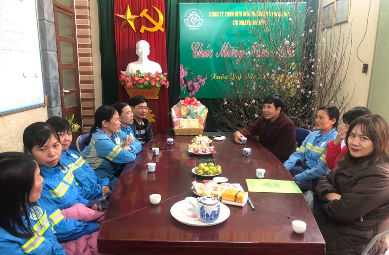 9.-dong-chi-nguyen-thanh-son-pho-tong-giam-doc-tham-hoi-dong-vien-san-xuat-tai-chi-nhanh-my-duc.jpg