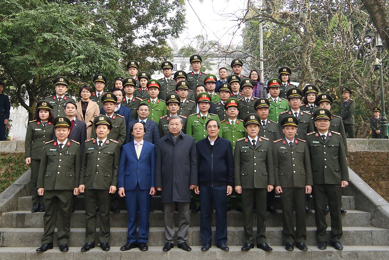small_chup-luu-niem-cong-den-.jpg