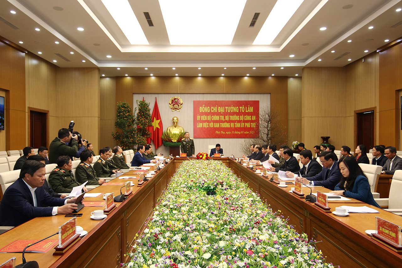 small_hop_toan-canh.jpg