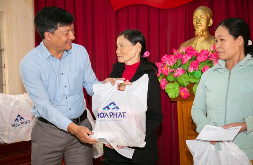 tang-qua-tet-ho-ngheo-xa-binh-tri-binh-sonjpg-290.png