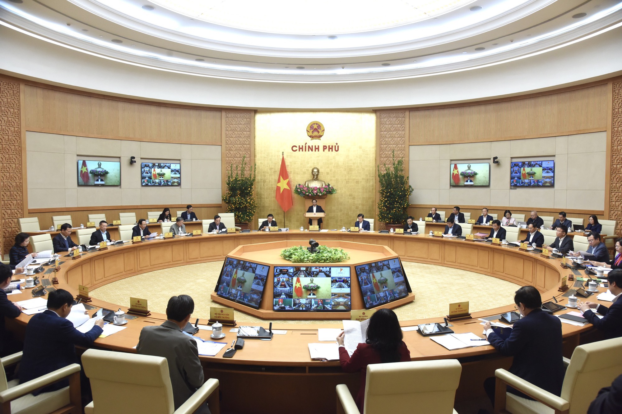 Thủ tướng: Điều hành cân bằng, hợp lý, hiệu quả 4 vấn đề kinh tế vĩ mô - Ảnh 3. Thủ tướng: Điều hành cân bằng, hợp lý, hiệu quả 4 vấn đề kinh tế vĩ mô - Ảnh 3.