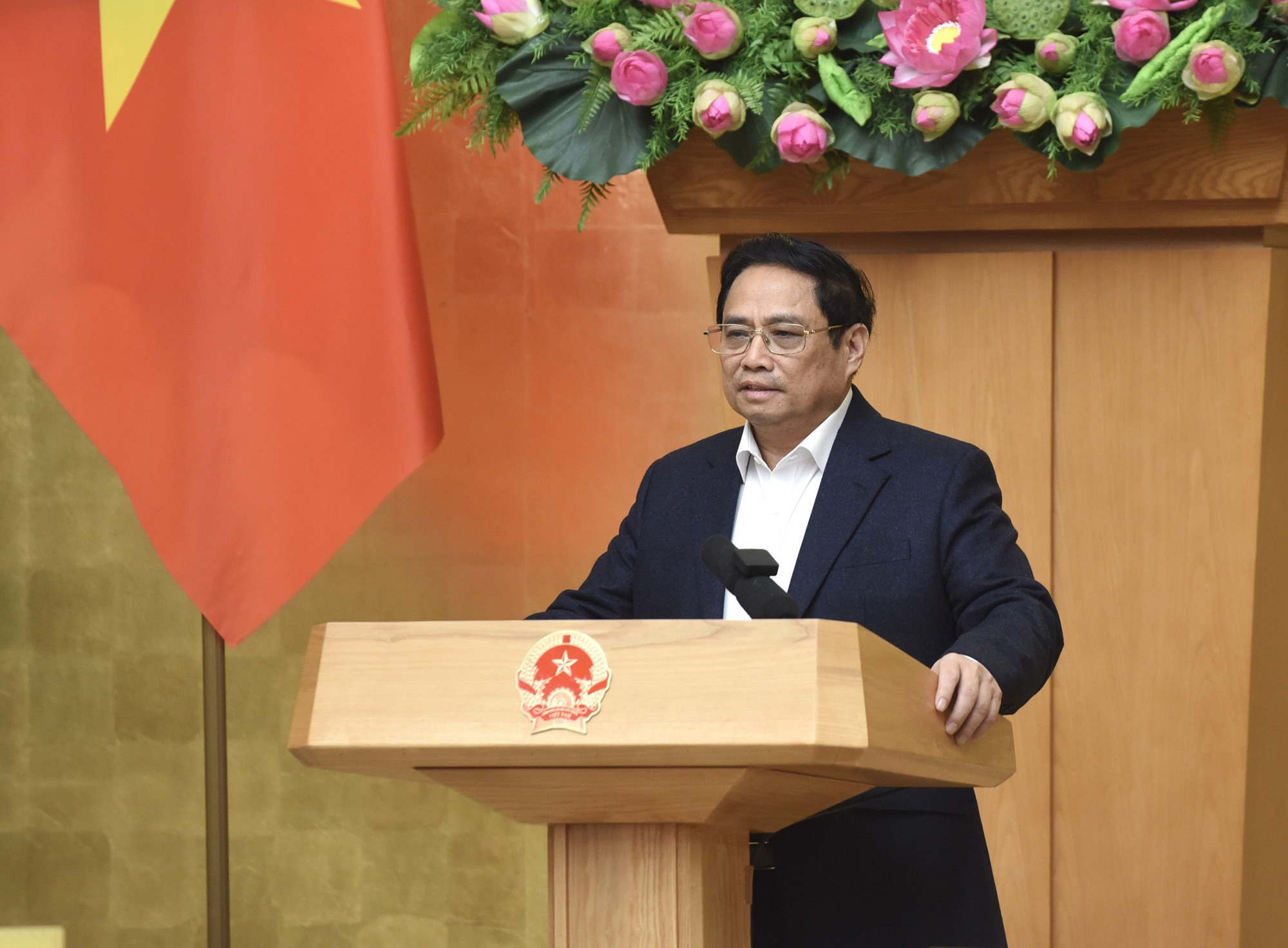 Thủ tướng: Điều hành cân bằng, hợp lý, hiệu quả 4 vấn đề kinh tế vĩ mô - Ảnh 1. Thủ tướng: Điều hành cân bằng, hợp lý, hiệu quả 4 vấn đề kinh tế vĩ mô - Ảnh 1.