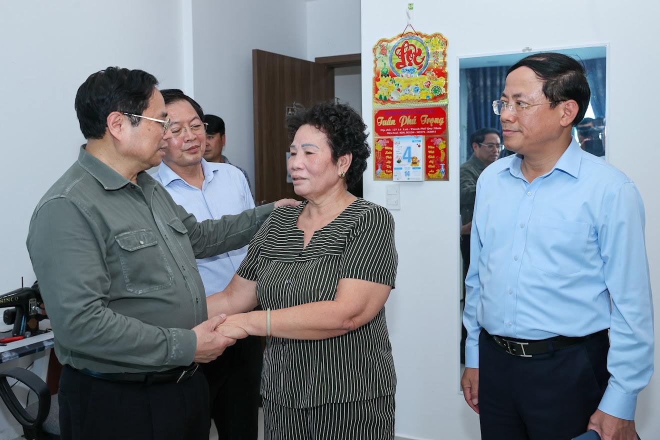 Thủ tướng khảo sát một số dự án hạ tầng, công nghiệp lớn và mô hình nhà thu nhập thấp tại Bình Định - Ảnh 14. Thủ tướng khảo sát một số dự án hạ tầng, công nghiệp lớn và mô hình nhà thu nhập thấp tại Bình Định - Ảnh 14.