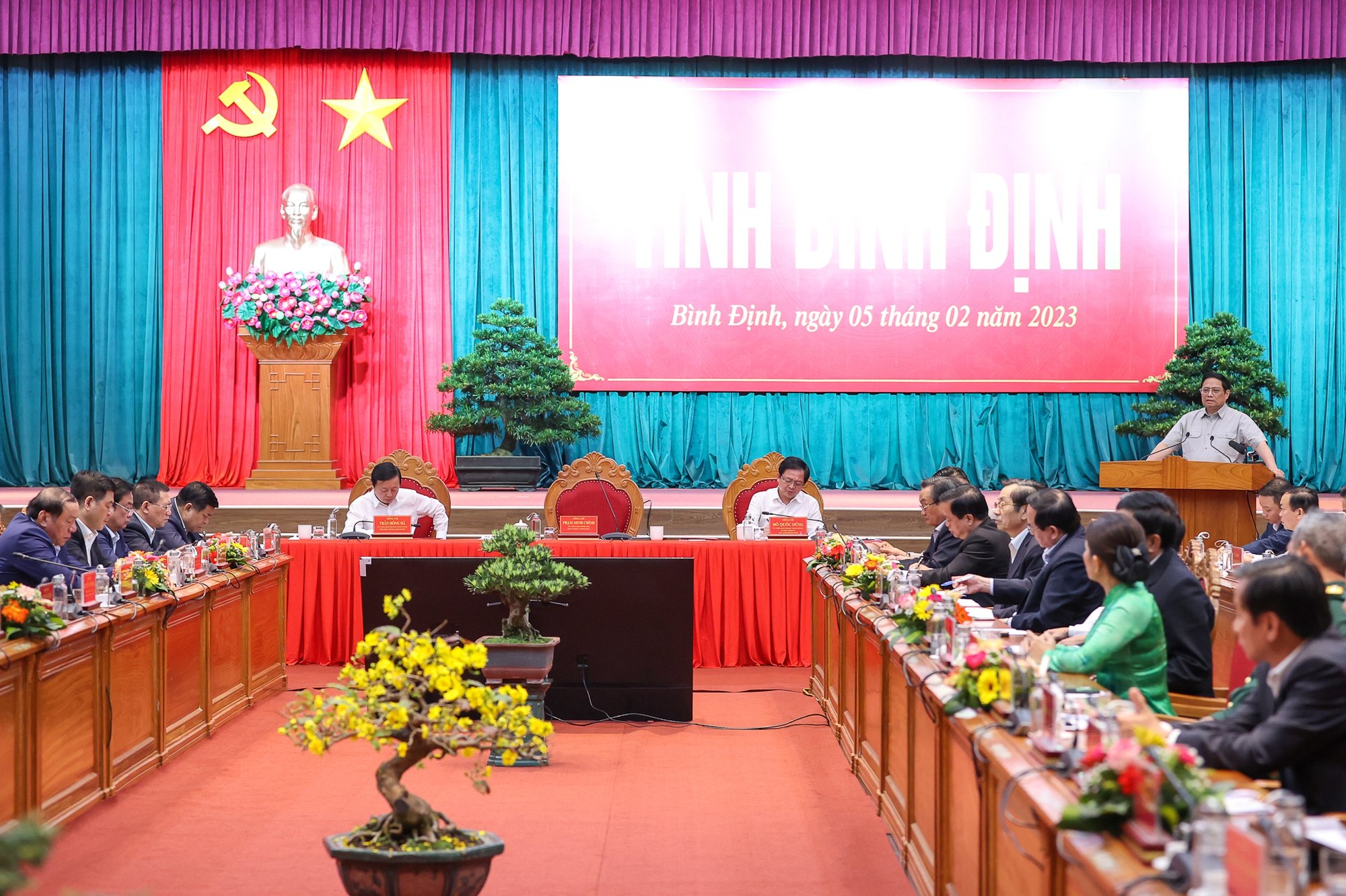 Phát huy hào khí Tây Sơn, tự lực, tự cường, đưa Bình Định vào nhóm dẫn đầu của miền Trung - Ảnh 2. Phát huy hào khí Tây Sơn, tự lực, tự cường, đưa Bình Định vào nhóm dẫn đầu của miền Trung - Ảnh 2.