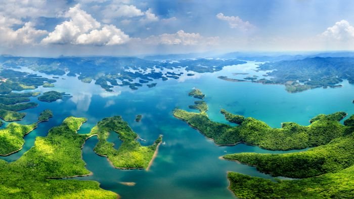 84684-ho-ta-dung-vinh-ha-long-thu-nho-o-tay-nguyen-700x394.jpg