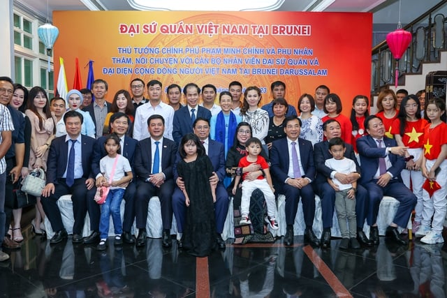 Góp phần xây dựng nền kinh tế độc lập, tự chủ, nâng cao vị thế và hình ảnh Việt Nam - Ảnh 12. Góp phần xây dựng nền kinh tế độc lập, tự chủ, nâng cao vị thế và hình ảnh Việt Nam - Ảnh 12.