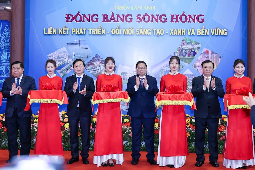 Chính phủ triển khai Chương trình hành động thực hiện Nghị quyết của Bộ Chính trị về Vùng Đồng bằng sông Hồng - Ảnh 4. Chính phủ triển khai Chương trình hành động thực hiện Nghị quyết của Bộ Chính trị về Vùng Đồng bằng sông Hồng - Ảnh 4.