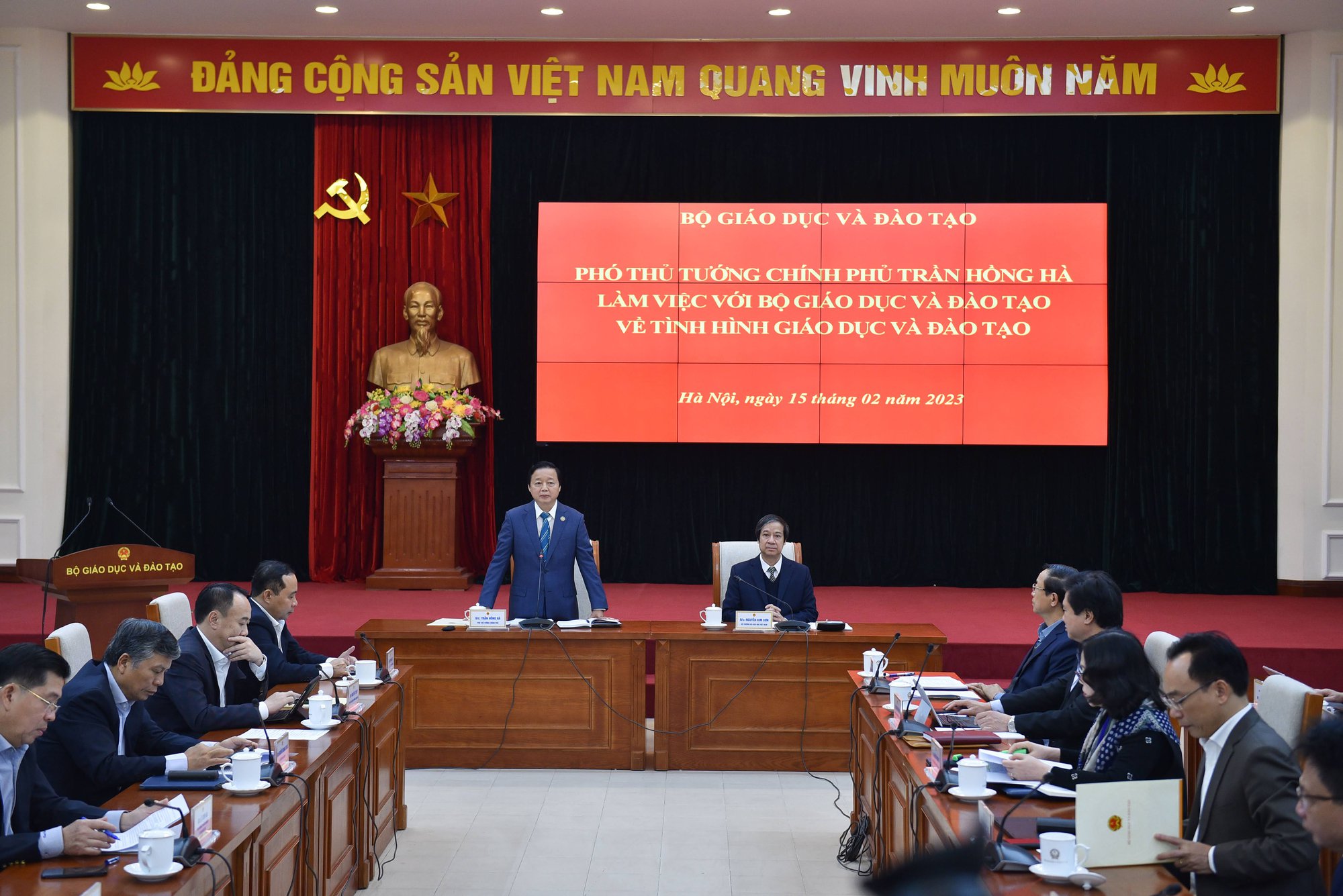 Ngành giáo dục phải phát huy và dẫn dắt đổi mới sáng tạo - Ảnh 4. Ngành giáo dục phải phát huy và dẫn dắt đổi mới sáng tạo - Ảnh 4.