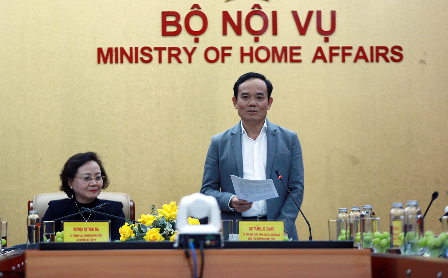 Phó Thủ tướng Trần Lưu Quang làm việc với Bộ Nội vụ - Ảnh 1. Phó Thủ tướng Trần Lưu Quang làm việc với Bộ Nội vụ - Ảnh 1.