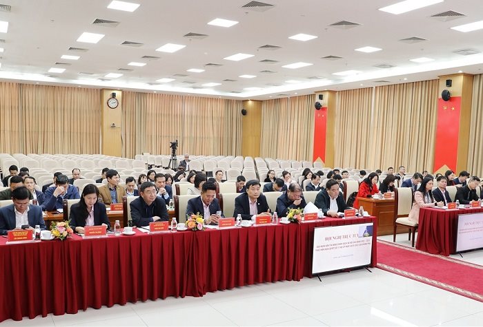 cac-dai-bieu-tham-du-tai-diem-cau-ha-noi..jpg