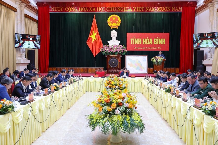 Hòa Bình cần tập trung cho 3 tuyến đường chiến lược, tự tin, tự lực, tự cường phát triển - Ảnh 4. Hòa Bình cần tập trung cho 3 tuyến đường chiến lược, tự tin, tự lực, tự cường phát triển - Ảnh 4.