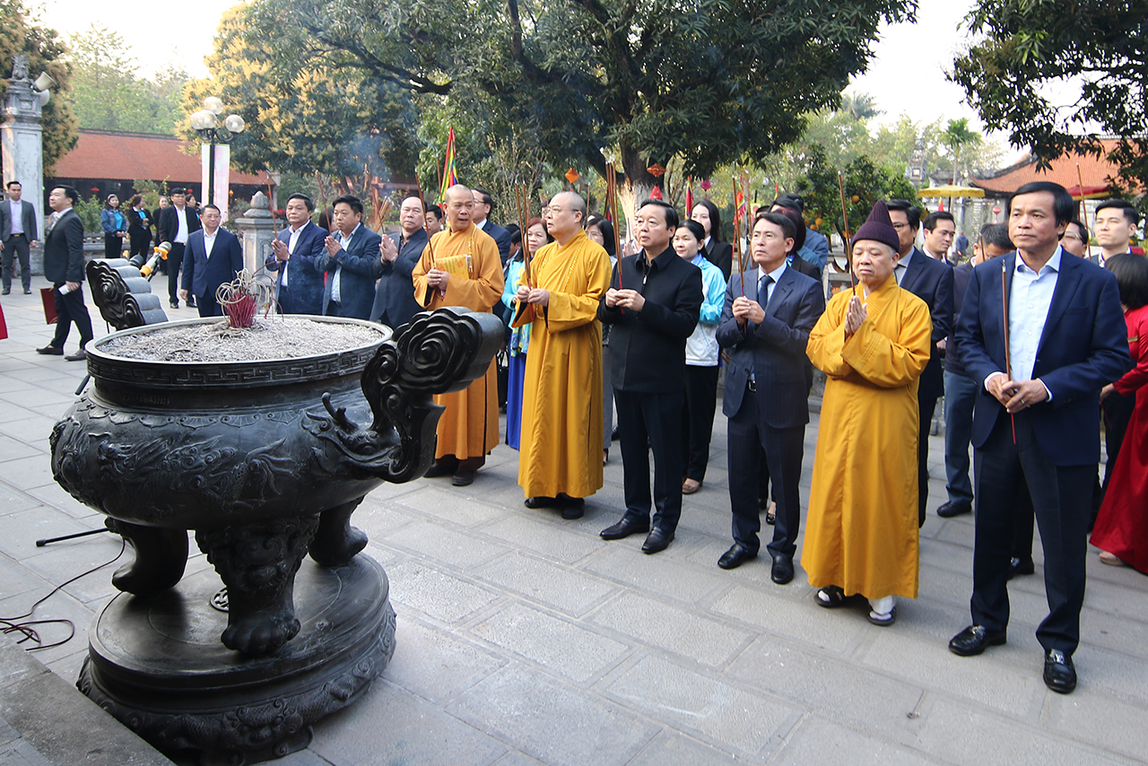 small_ptt-tran-hong-ha_1.jpg
