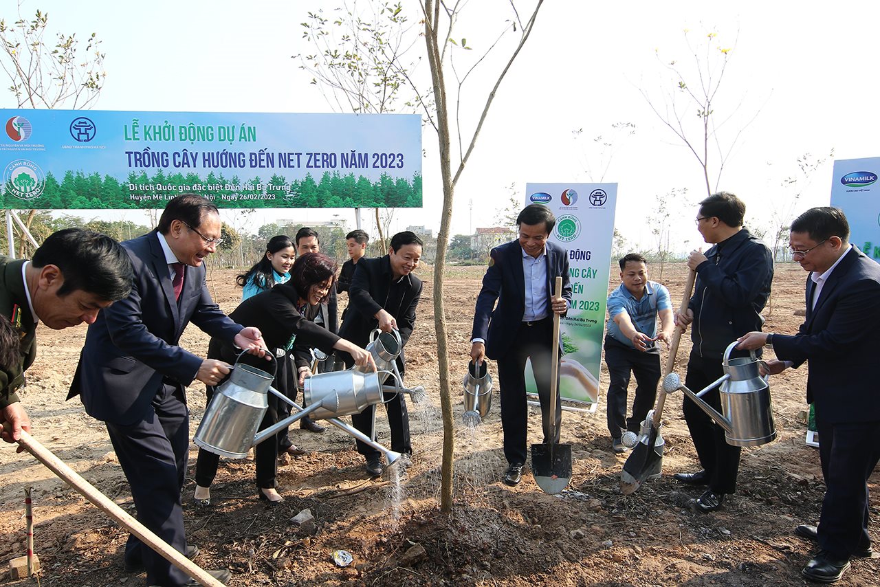 small_ptt-tran-hong-ha_12.jpg