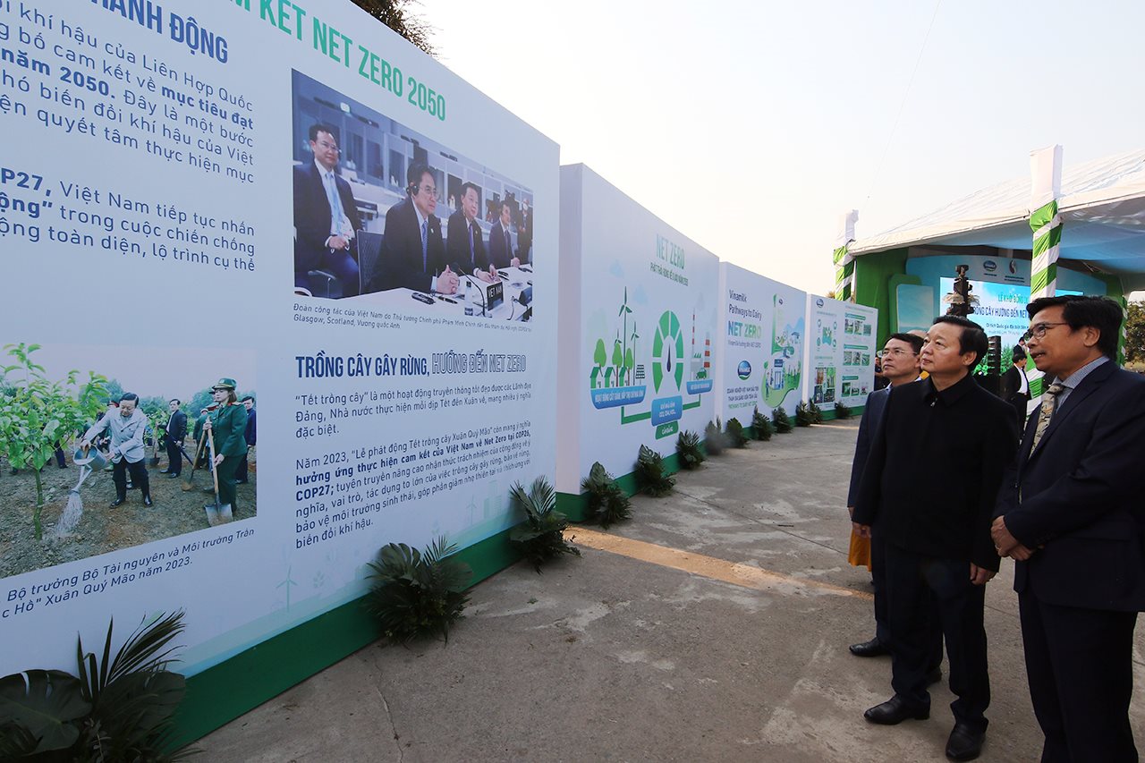 small_ptt-tran-hong-ha_5.jpg