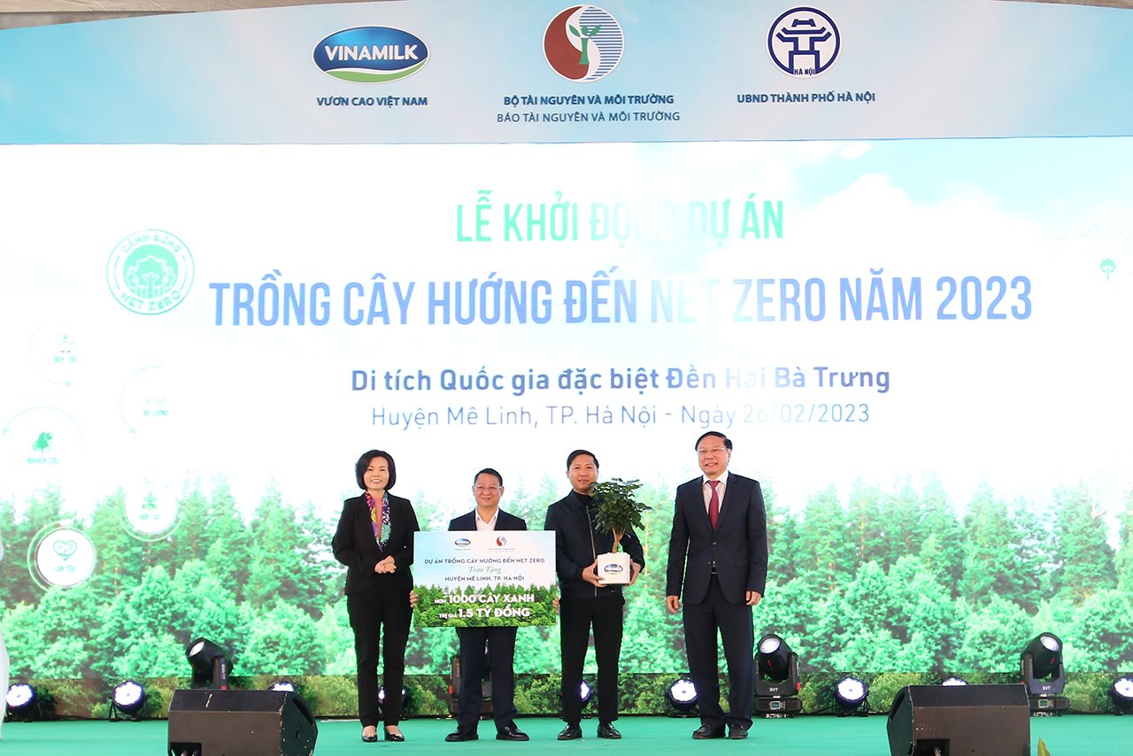 small_ptt-tran-hong-ha_8.jpg