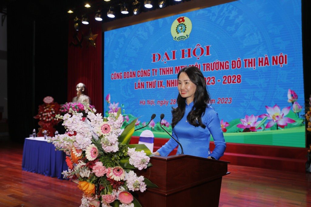 1.-ba-nguyen-thi-thanh-chu-tich-cong-doan-nganh-xay-dung-ha-noi-phat-bieu-tai-hoi-nghi.jpg