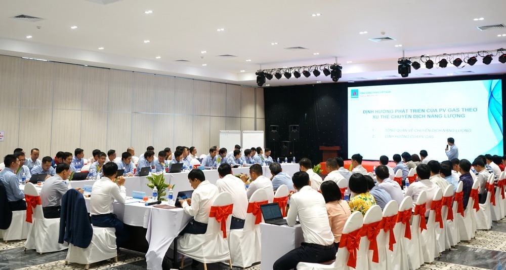 q2.-tham-luan.jpg