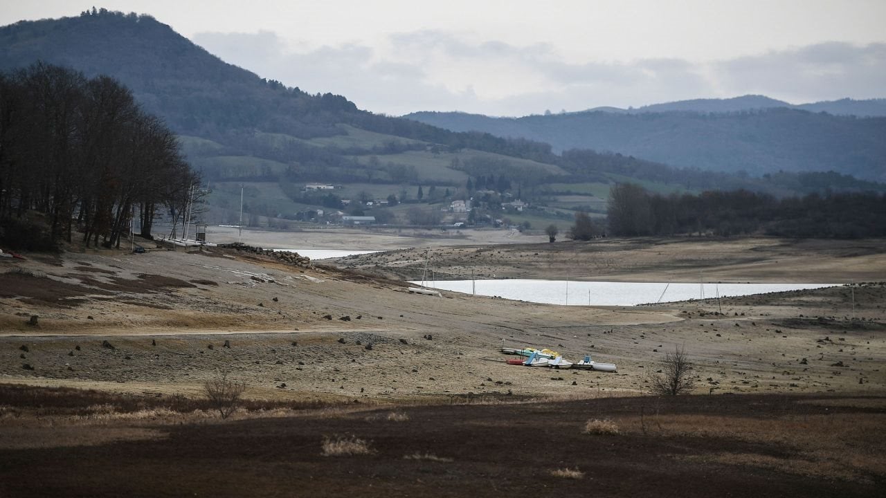 230223205014-01-europe-winter-drought-rivers-climate-intl(1).jpg