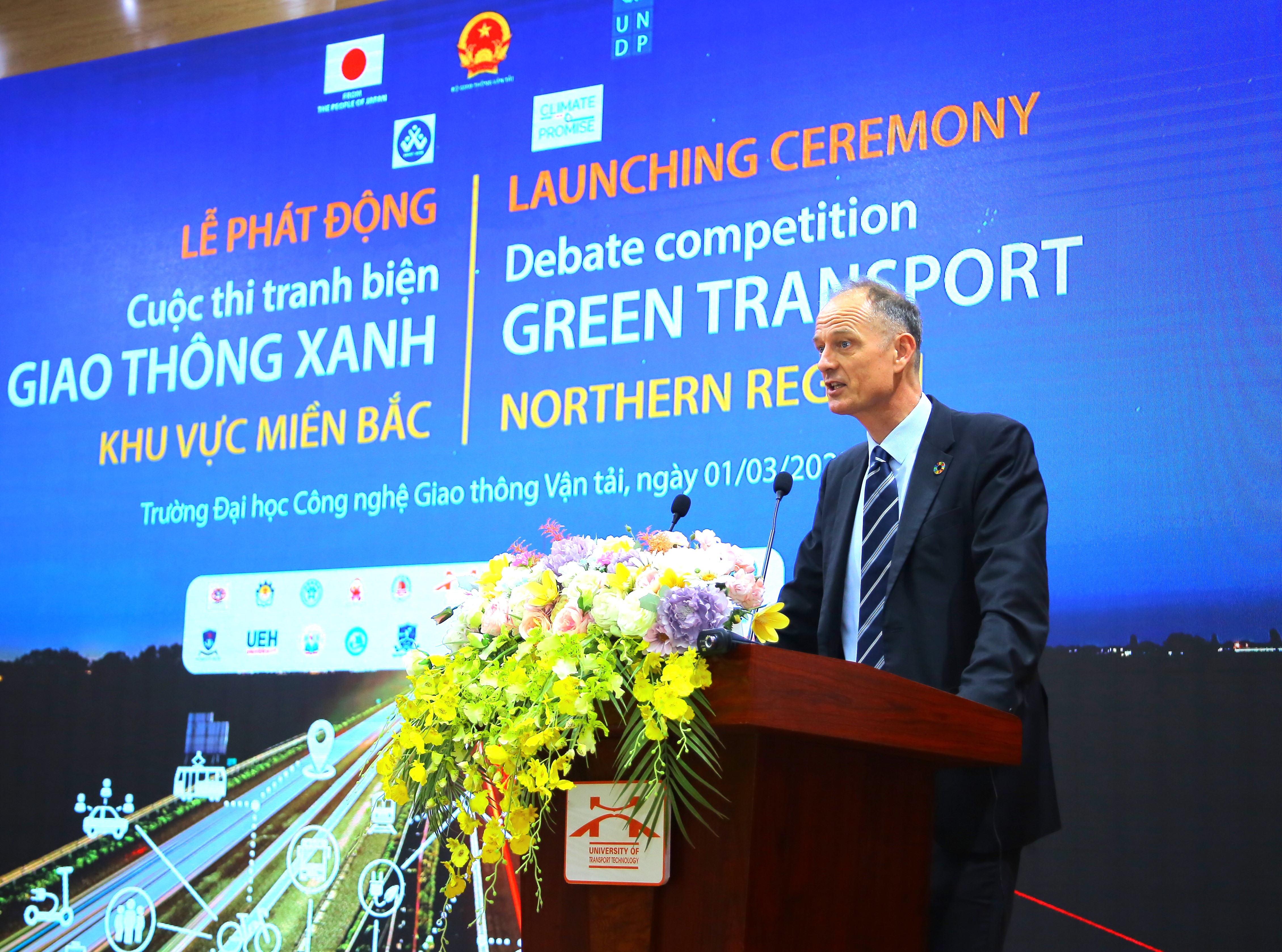 2-ong-patrick-haverman-pho-truong-dai-dien-cua-undp-phat-bieu-khai-mac-1.jpeg
