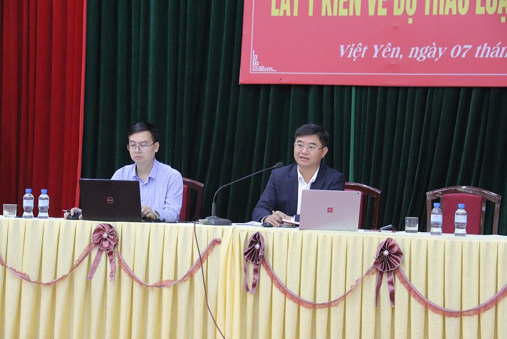1678290586637_dong-chi-le-hoang-bach-uy-vien-btv-huyen-uy-pho-chu-tich-ubnd-huyen-chu-tri-hoi-nghi1111.png