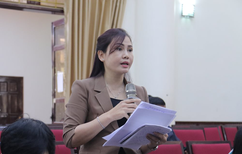 1678290631465_dong-chi-nguyen-thi-ngoan-pho-bi-thu-dang-uy-doanh-nghiep-tham-gia-y-kien-tai-hoi-nghi.jpg