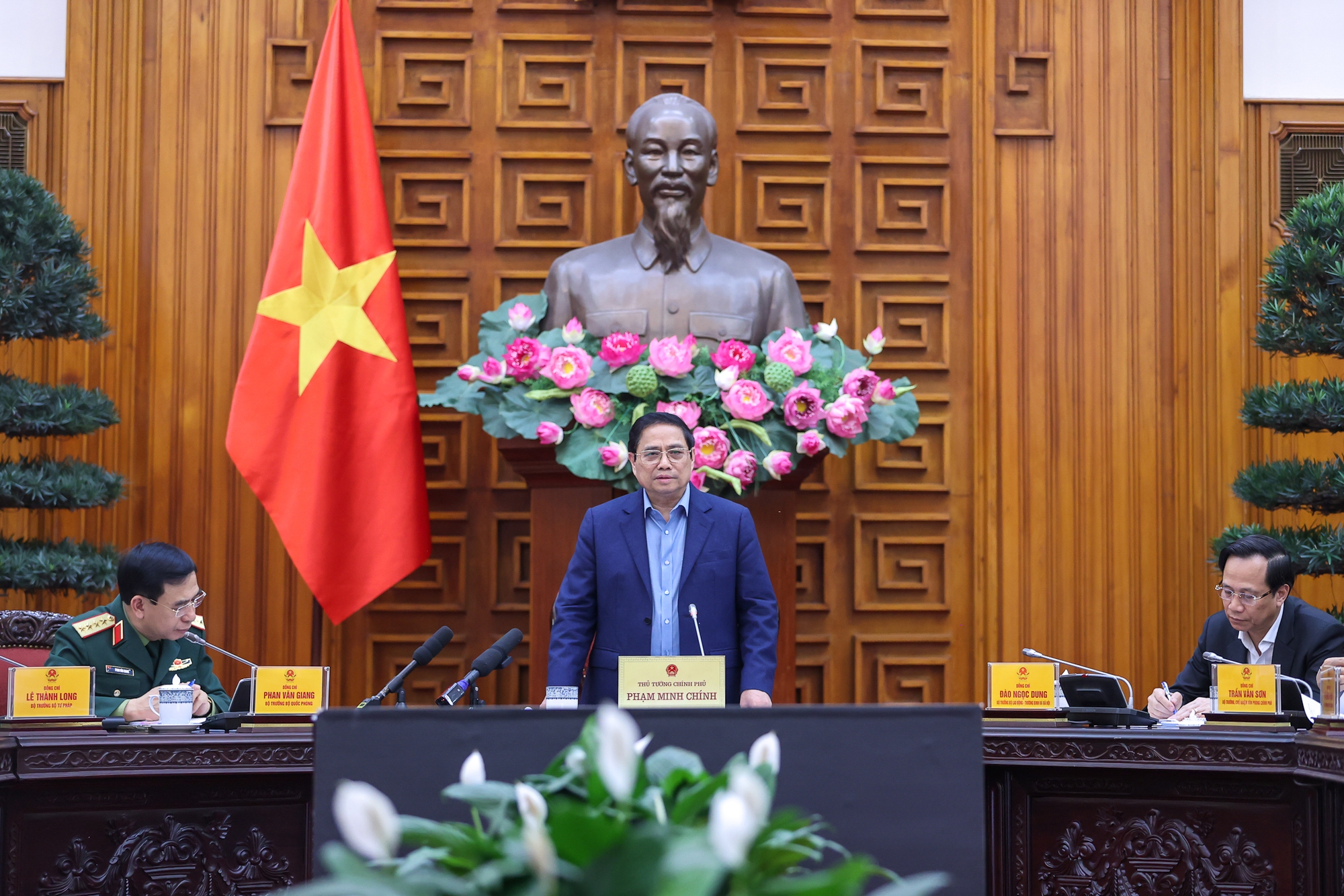 Thủ tướng Phạm Minh Chính chủ trì phiên họp Ban Chỉ đạo phòng thủ dân sự quốc gia - Ảnh 2. Thủ tướng Phạm Minh Chính chủ trì phiên họp Ban Chỉ đạo phòng thủ dân sự quốc gia - Ảnh 2.
