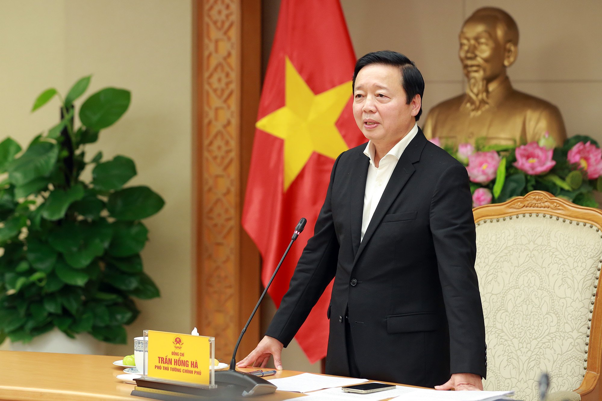 Phải chi đúng, chi đủ cho khám, chữa bệnh BHYT - Ảnh 1. Phải chi đúng, chi đủ cho khám, chữa bệnh BHYT - Ảnh 1.