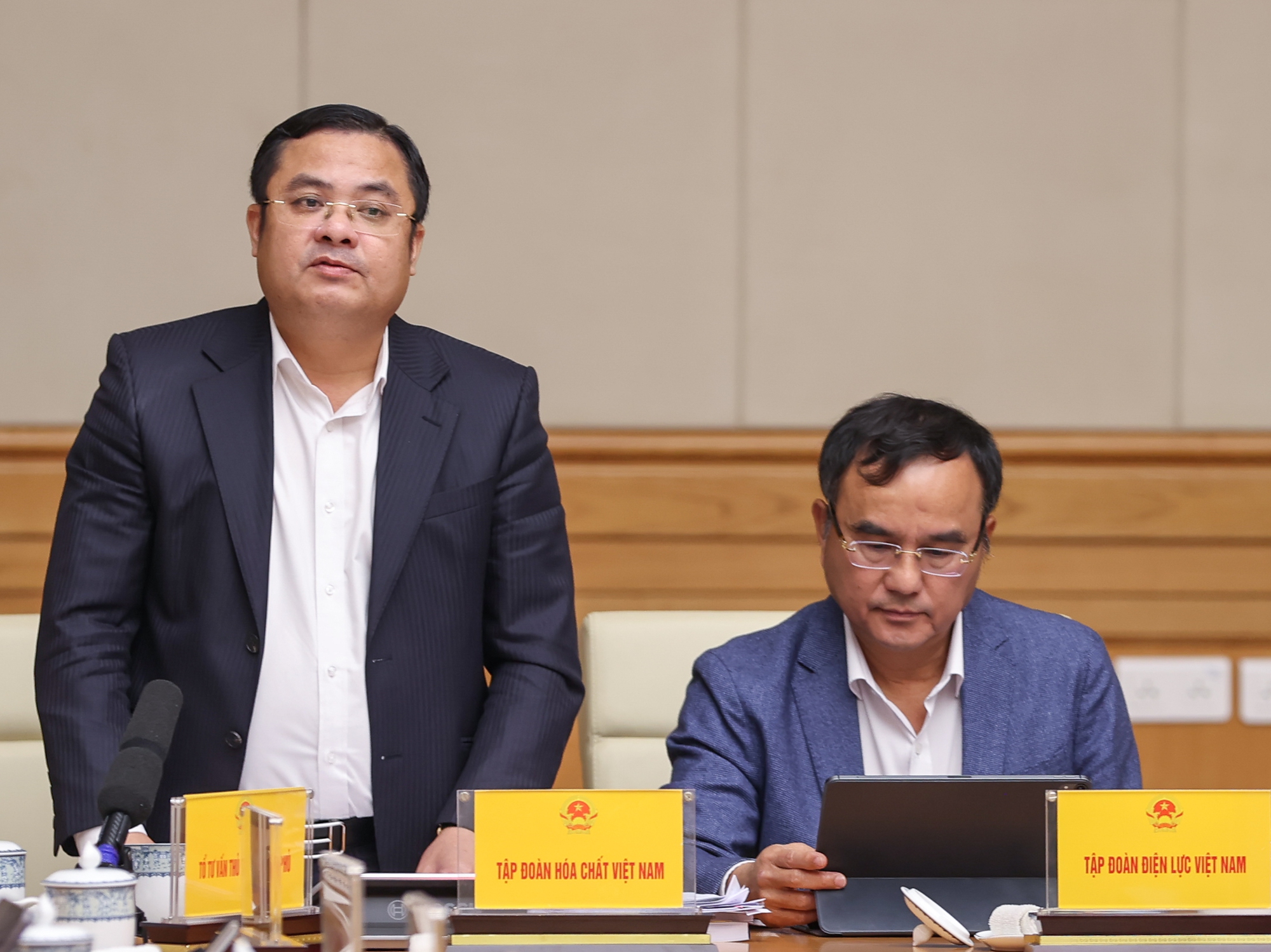 Quyết liệt tháo gỡ các khó khăn, vướng mắc, phát huy hiệu quả nguồn lực đầu tư của các tập đoàn, tổng công ty - Ảnh 4.