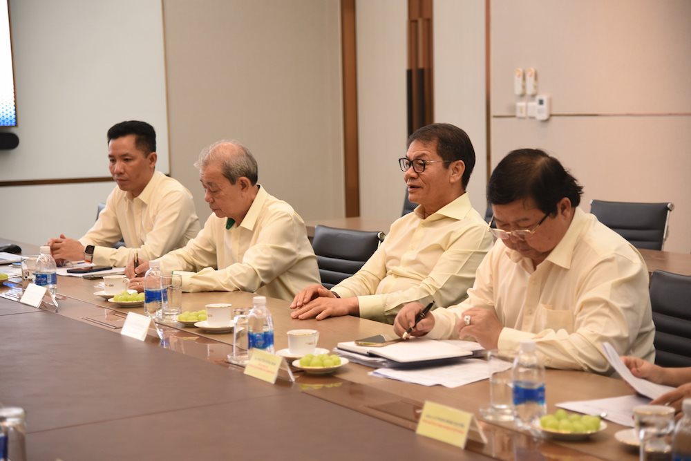 doan-cong-tac-tong-ldld-viet-nam-tham-va-lam-viec-voi-thaco-4.jpeg