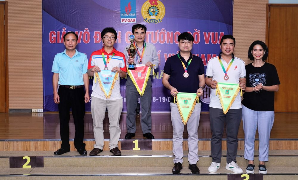 2.-trao-giai-nam-co-tuong.jpg